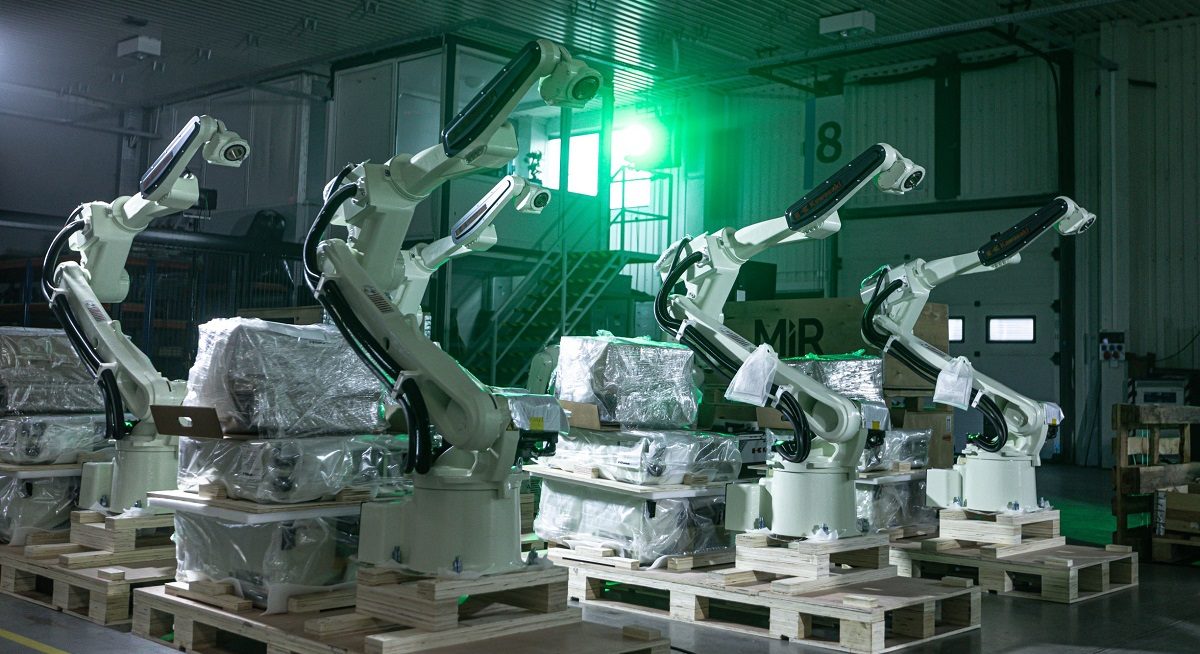 Noc Robotyzacji: maszyny przemysłowe, VR, systemy i efektowny pokaz