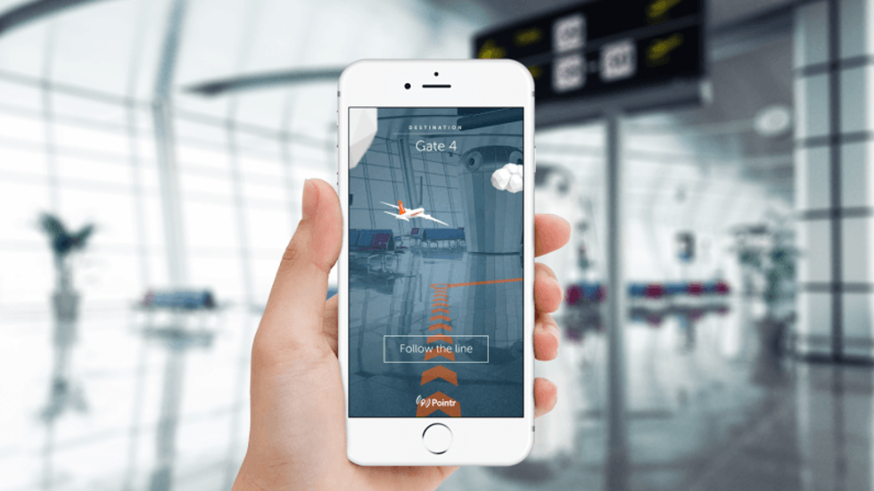 wirtualna mapa lotniska wyświetlona na telefonie