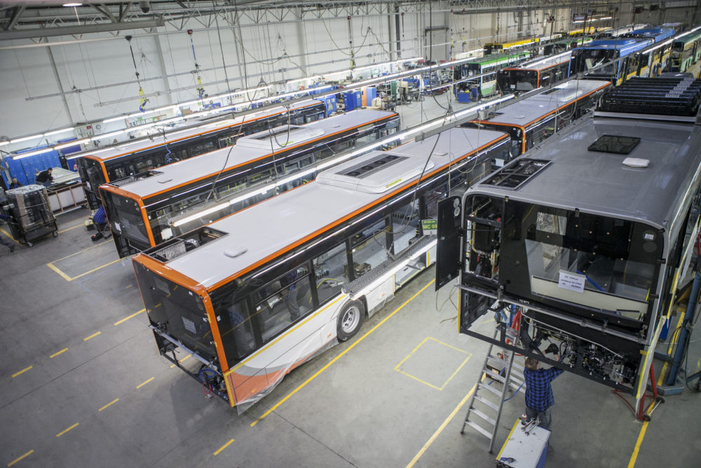 autobusy w fabryce