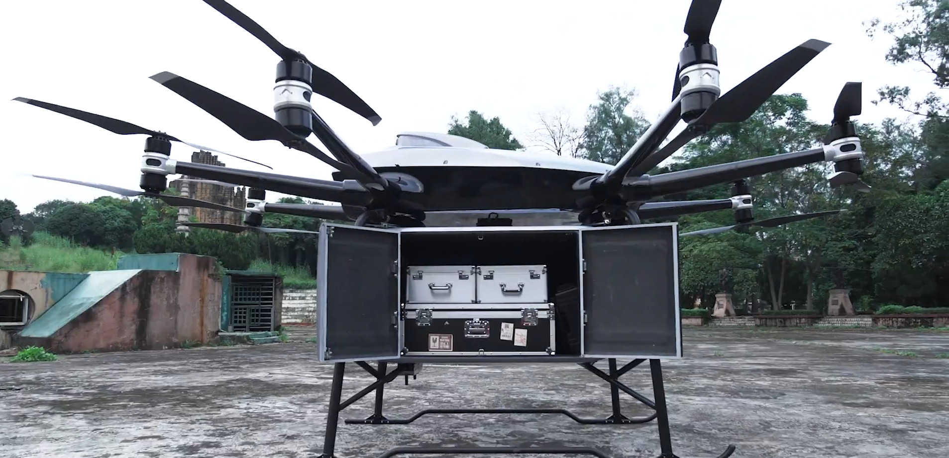 Nowe drony przetransportują 220-kilogramowy ładunek