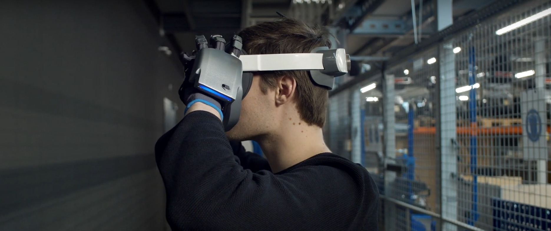Rękawice VR z technologią haptyczną do szkolenia pracowników