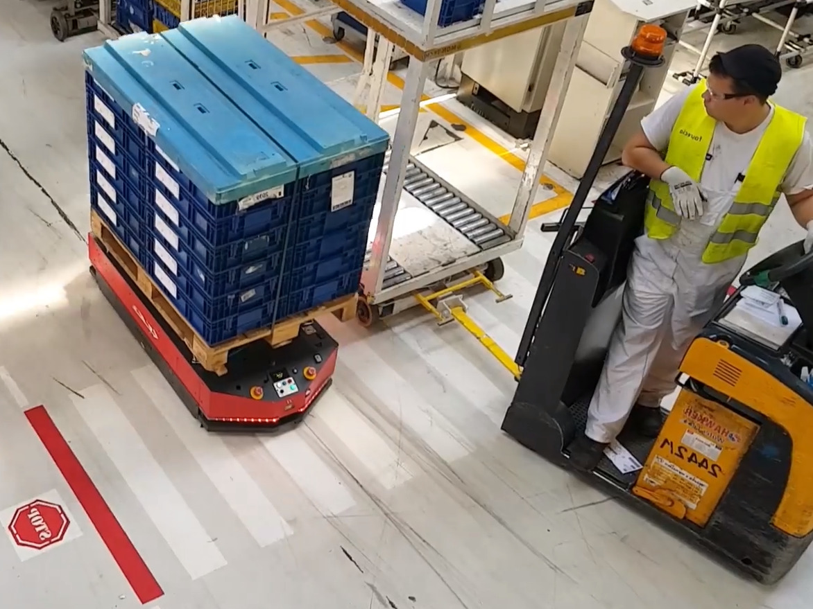 W wałbrzyskiej fabryce foteli samochodowych roboty przejęły wewnętrzne dostawy