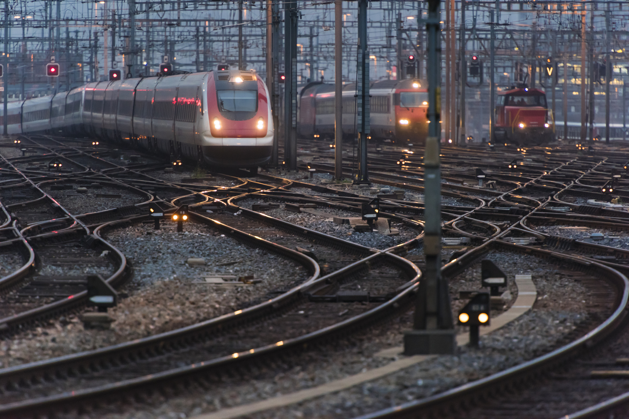 PKP usuwa awarie w Lokalnych Centrach Sterowania ruchem kolejowym. Alstom: „błąd w formatowaniu czasu”