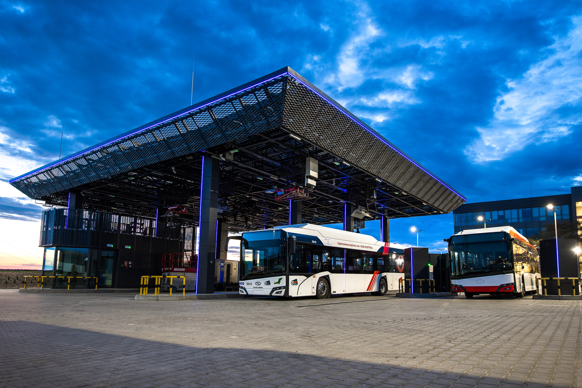 Dwukierunkowe ładowanie autobusów elektrycznych w Solarisie